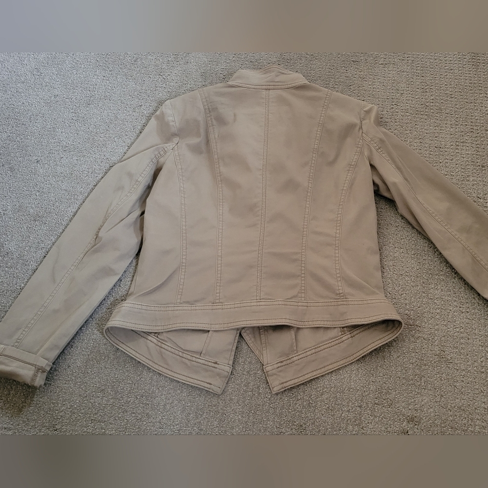 White House Black Market Fitted Ruffle Front Fashion Jacket - Picture 14 of 16